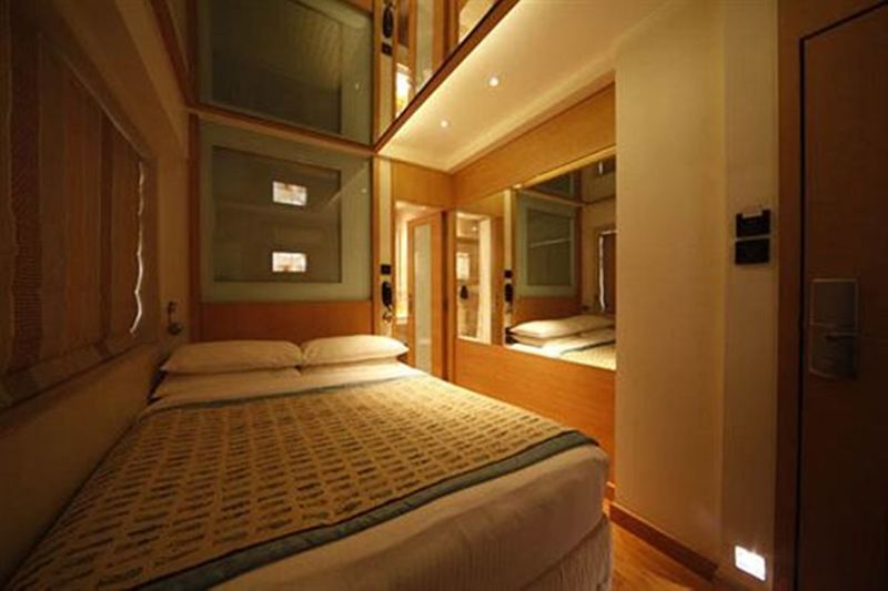 Hotel Bawa Continental Mumbai Exteriör bild